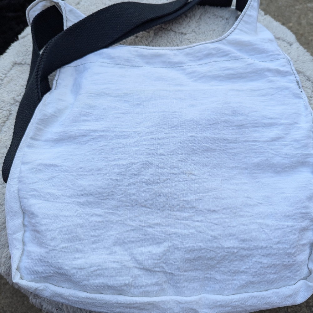 NWOT Kipling White Black Trim Crossbody Large Bag - Picture 6 of 7